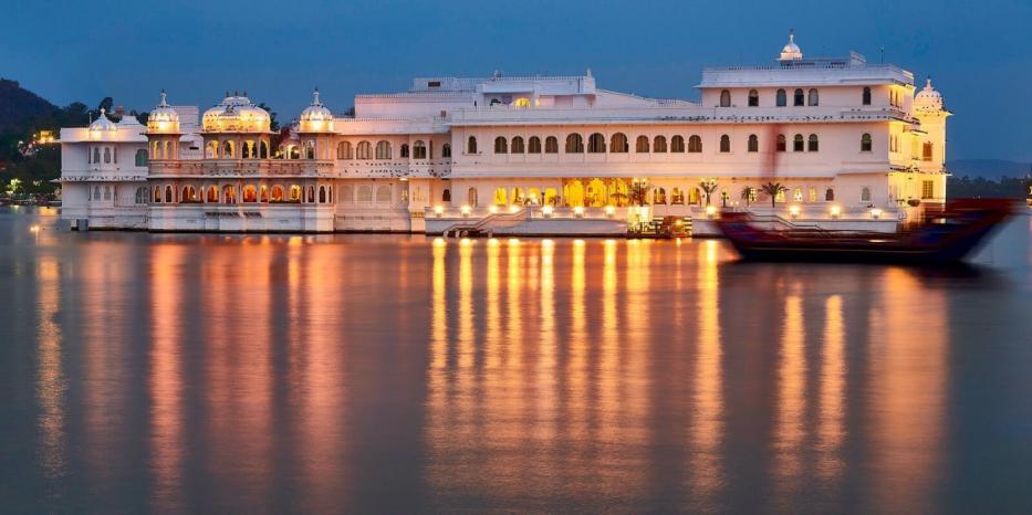 1-day-udaipur-local-sightseeing-tour-package-private-cab-header